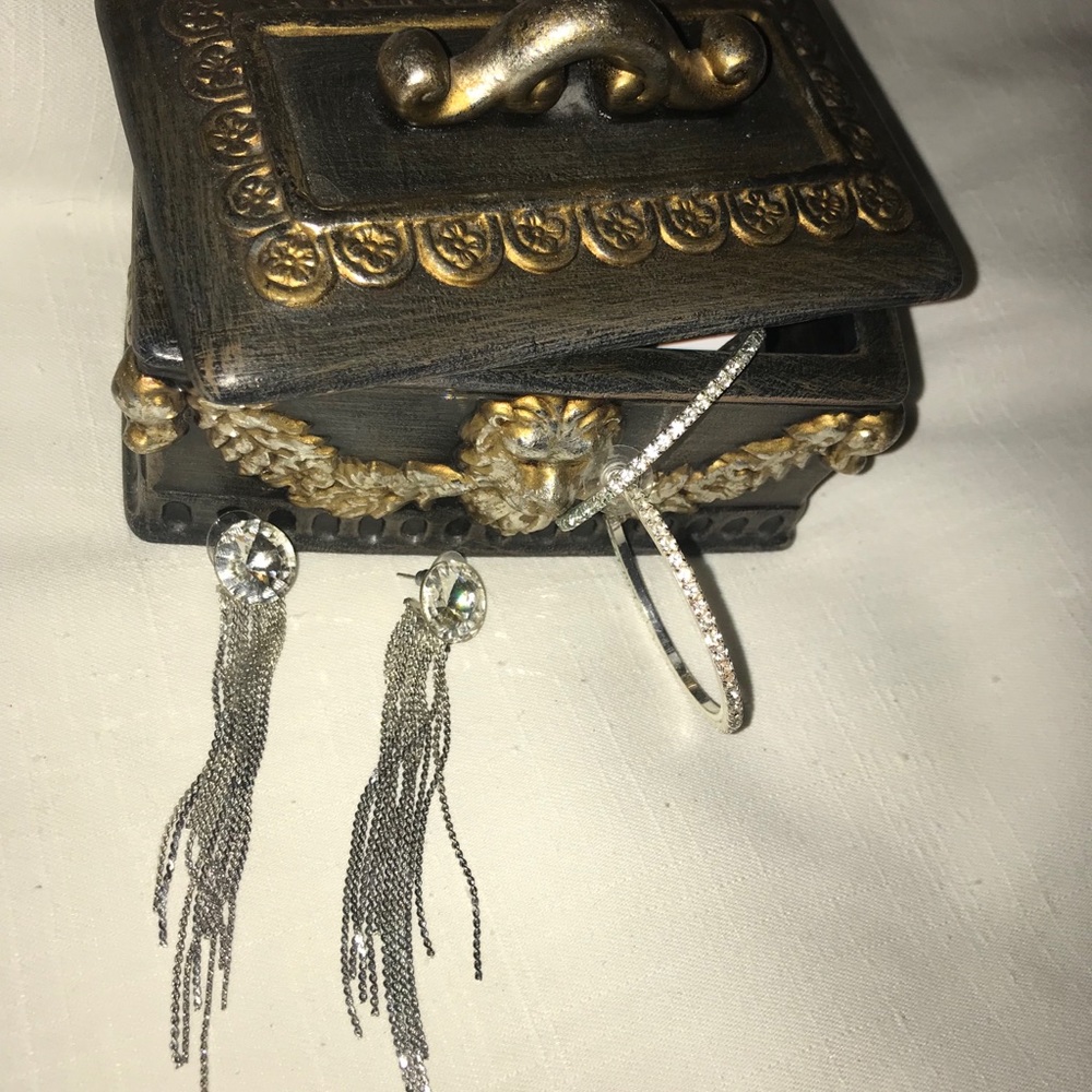 2 pair of earrings sparkling earrings